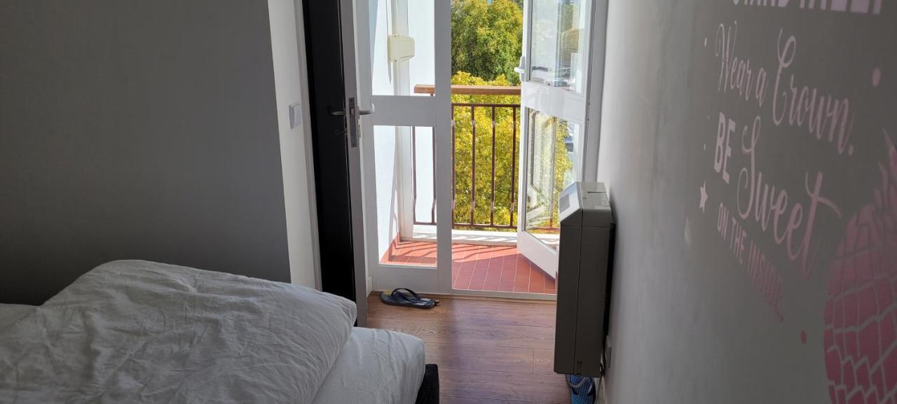 Comfy Room Near Metro Lisbona Esterno foto