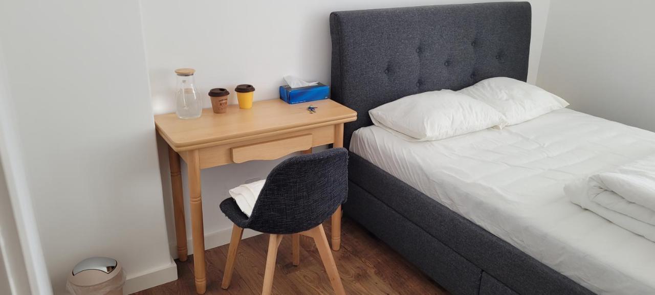 Comfy Room Near Metro Lisbona Esterno foto